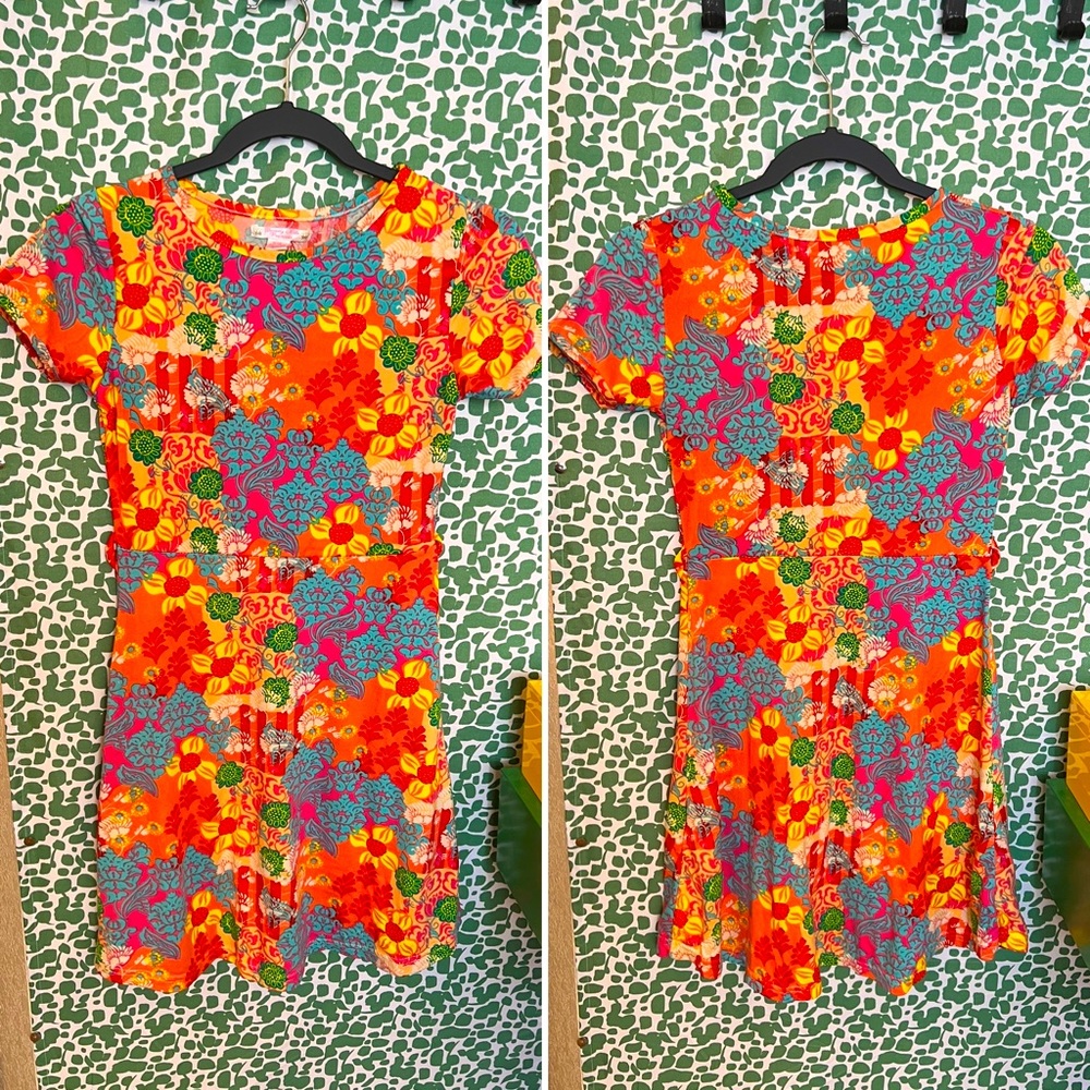 EUC Brand: Beverly Hills Princess Size: 11/12 Multicolored floral pattern dress.